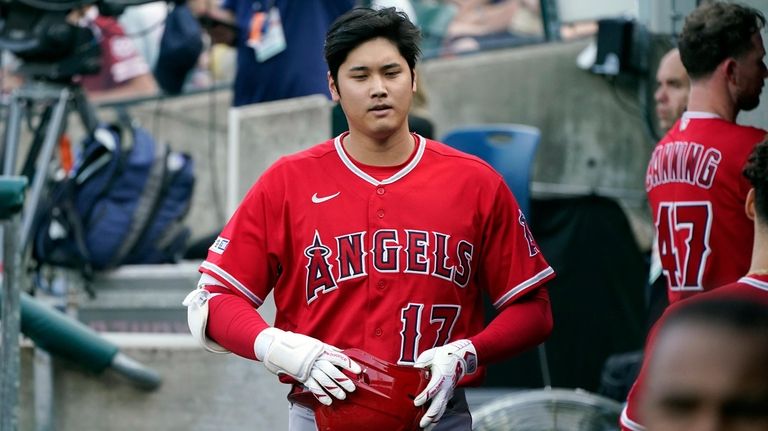 Shohei Ohtani scores 2 runs, Angels beat Tigers in 10th after