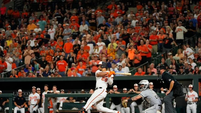 Gunnar Henderson's go-ahead homer in seventh sends Orioles past