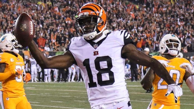 Cincinnati Bengals wide receiver A.J. Green (18) scores a touchdown...