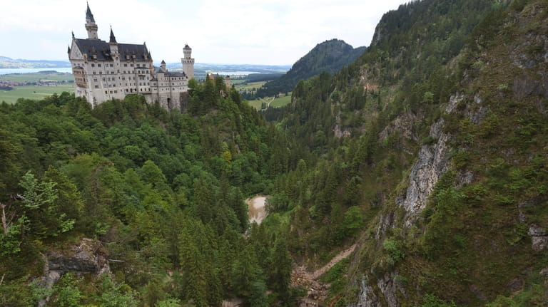 A view of the Pollat gorge with the Neuschwanstein castle,...